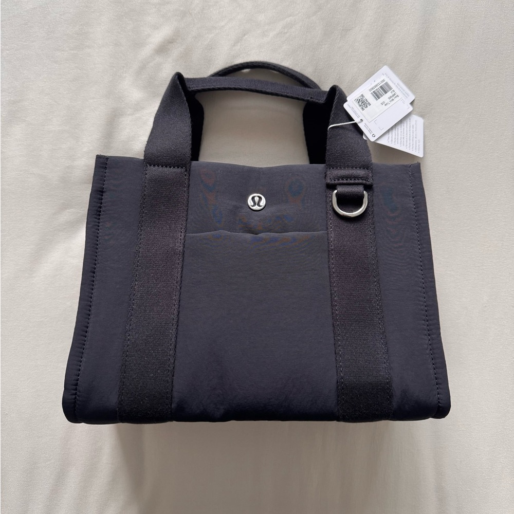 Lululemon NWT Boxy Mini Tote Bag